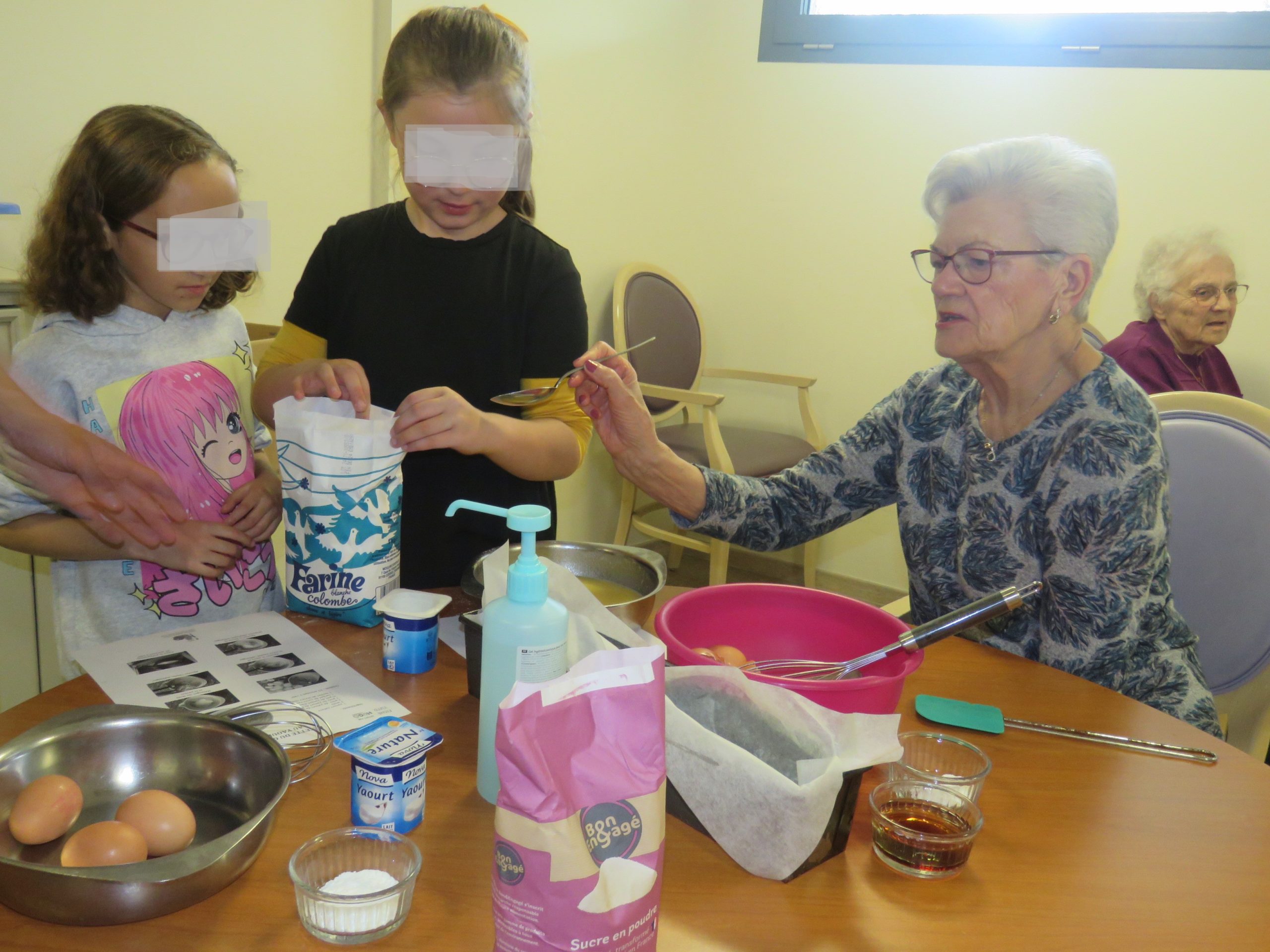 rencontre-inter-generationnelle-atelier-patisserie