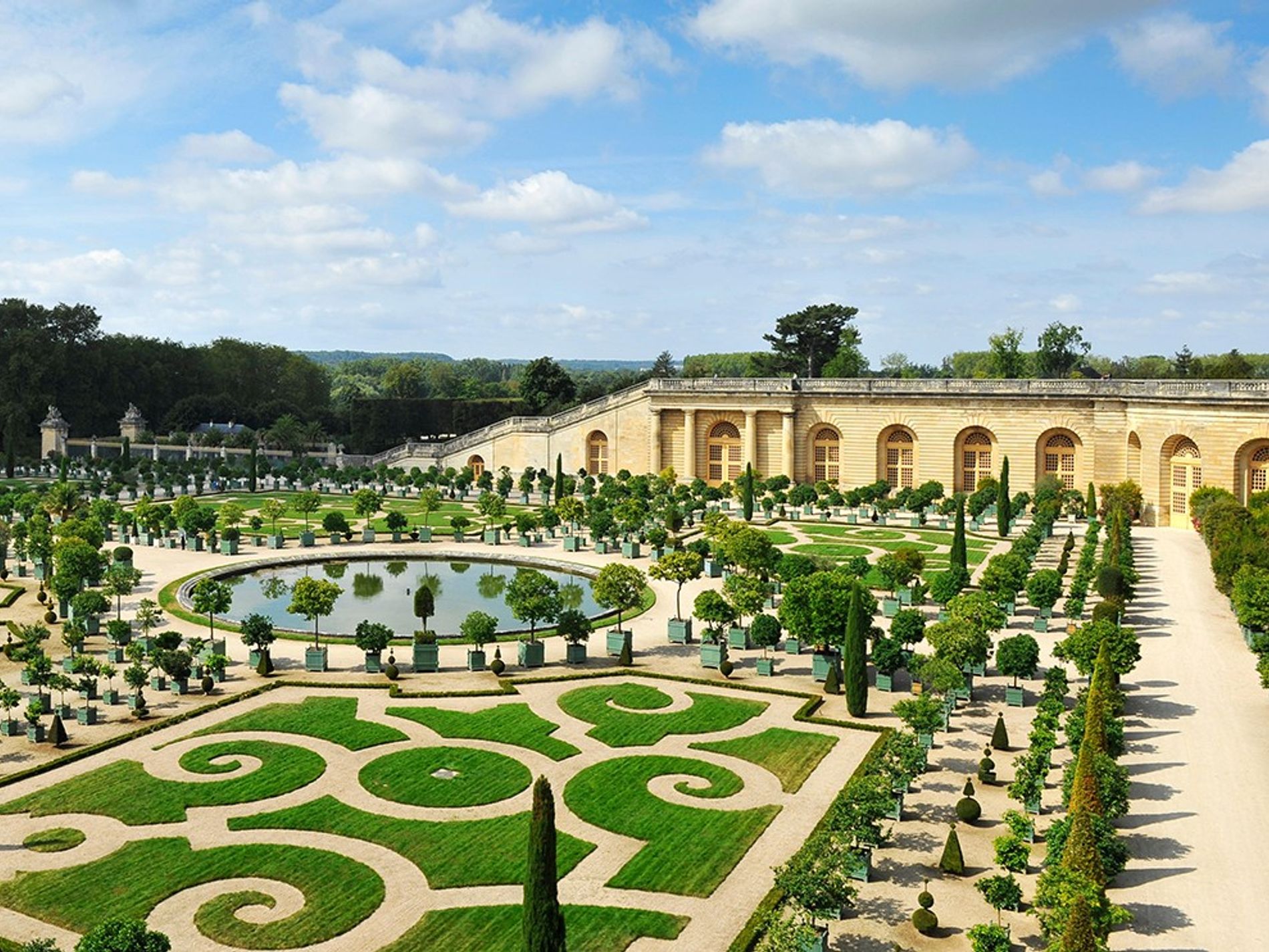 simone-a-versailles